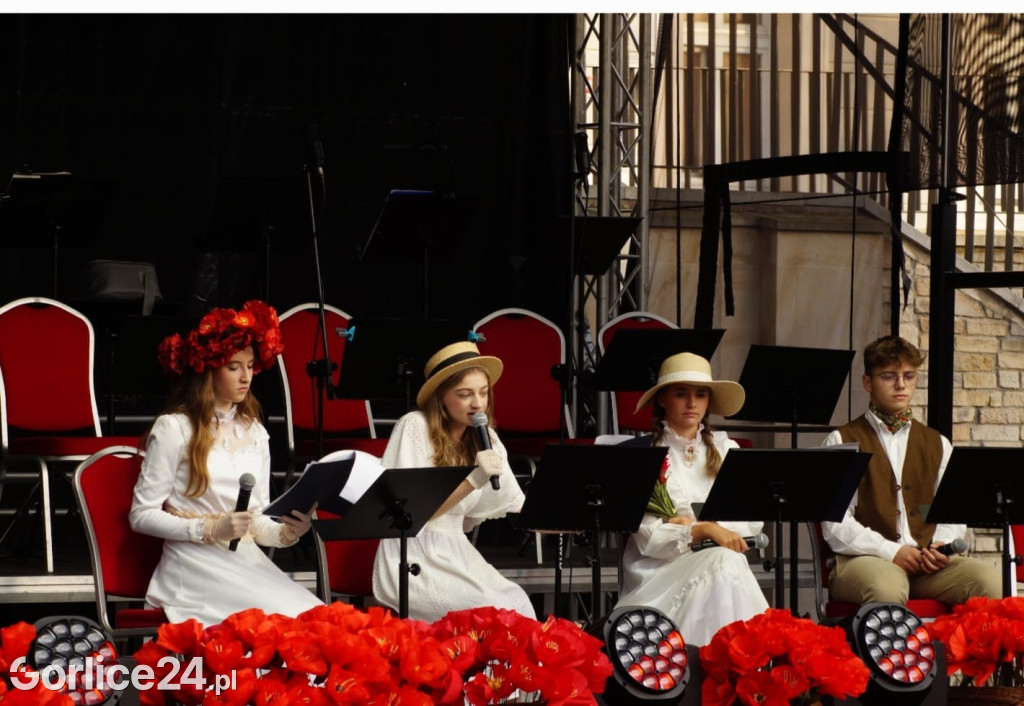Gorlicki Rynek w barwach narodowych (03.09.)
