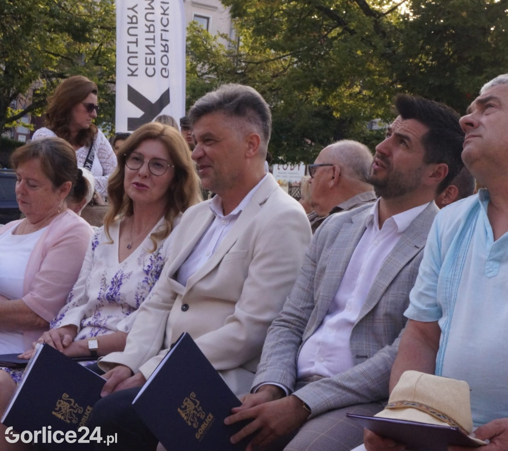 Gorlicki Rynek w barwach narodowych (03.09.)