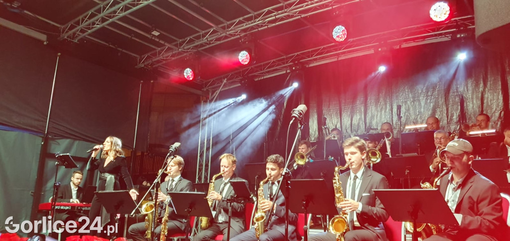 Gorlicki Rynek w barwach narodowych (03.09.)