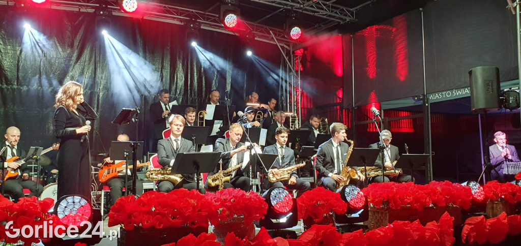 Gorlicki Rynek w barwach narodowych (03.09.)