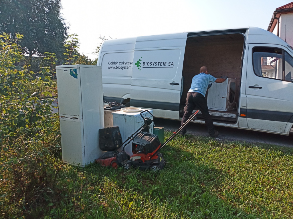 Zbiórka elektrośmieci w Łużnej 7.09