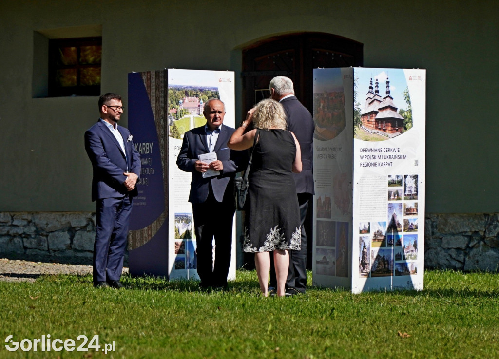 Wystawa skarbów drewnianej architektury sakralnej
