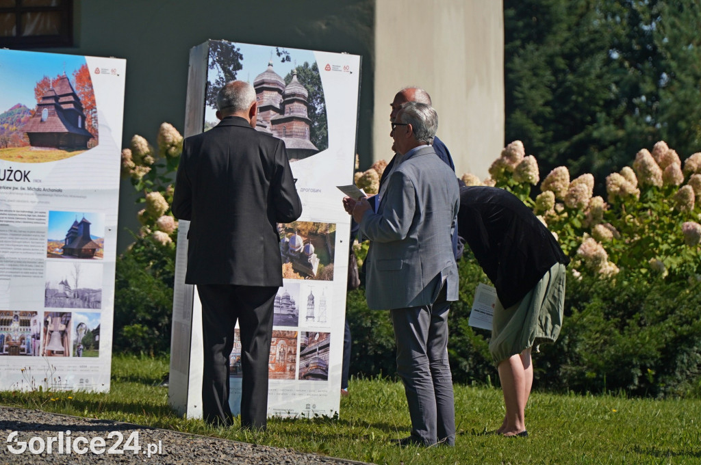 Wystawa skarbów drewnianej architektury sakralnej