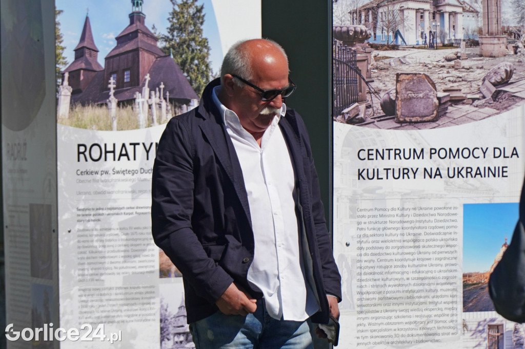 Wystawa skarbów drewnianej architektury sakralnej