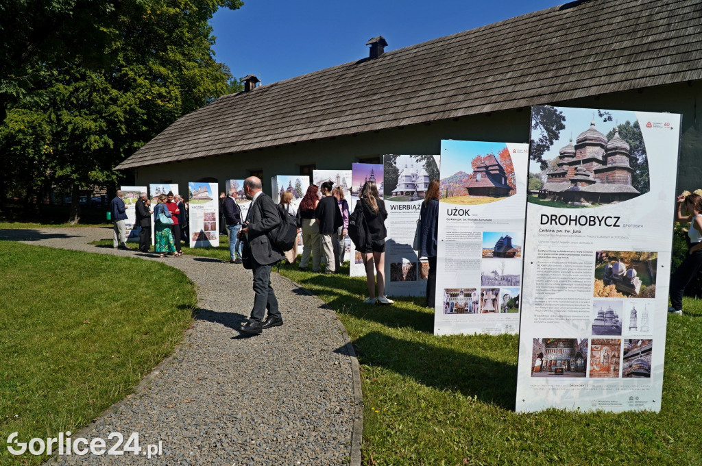 Wystawa skarbów drewnianej architektury sakralnej