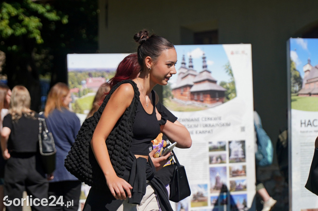 Wystawa skarbów drewnianej architektury sakralnej