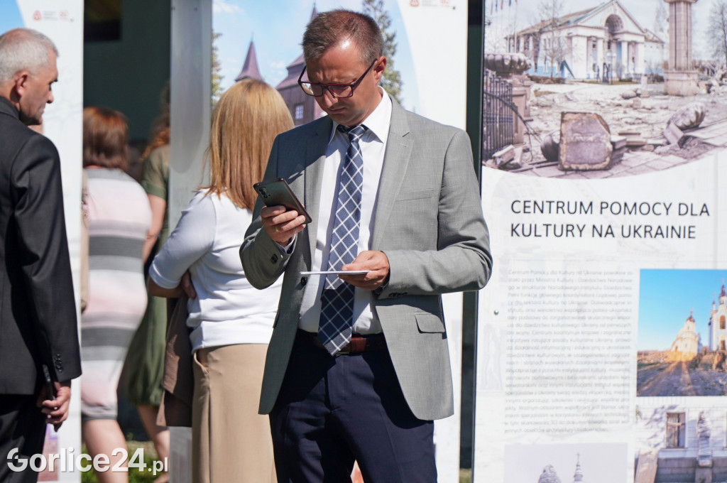 Wystawa skarbów drewnianej architektury sakralnej