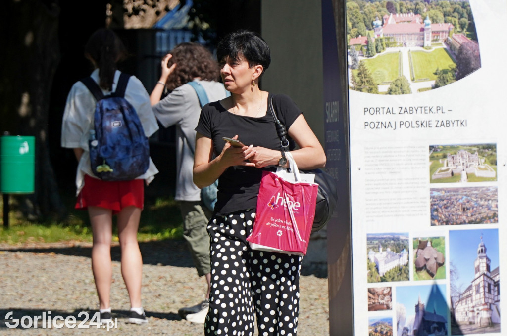Wystawa skarbów drewnianej architektury sakralnej