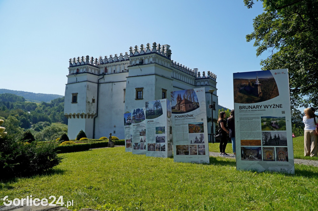 Wystawa skarbów drewnianej architektury sakralnej