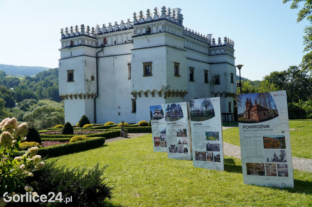 Wystawa skarbów drewnianej architektury sakralnej