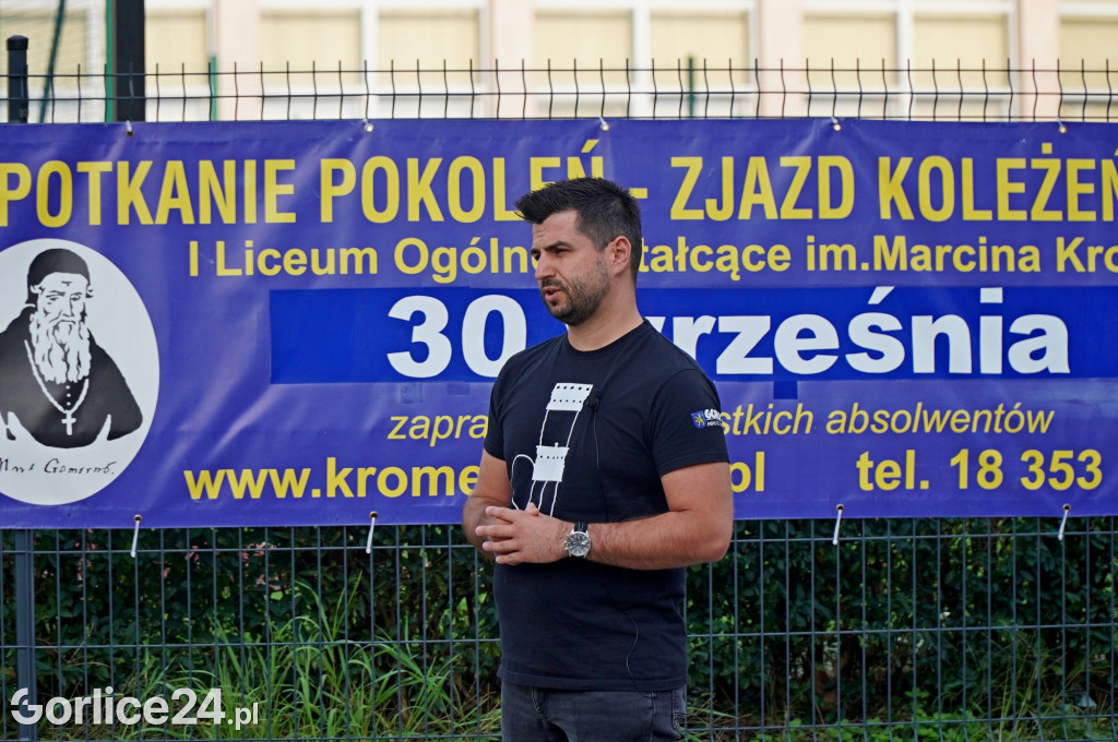 Przejścia z oznakowaniem Podnieś głowę, watro żyć!