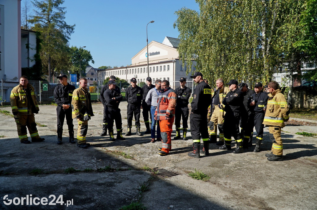Szkolenia strażaków na terenie NiUW w Gliniku