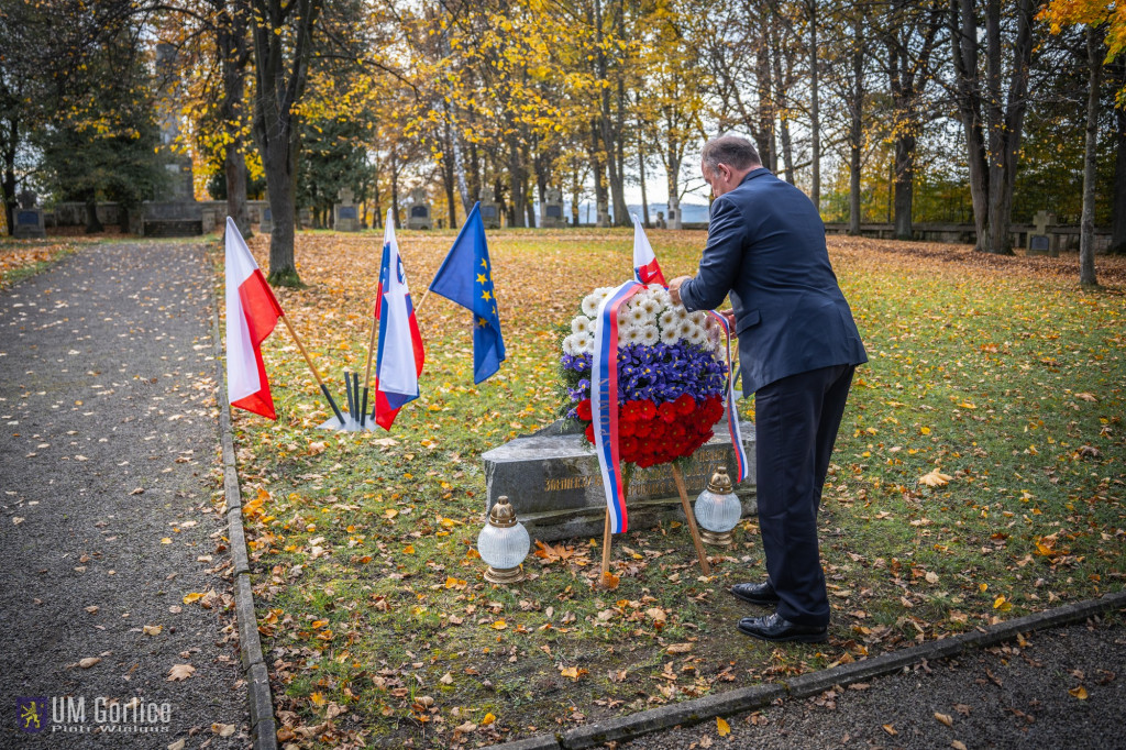 Oddali hołd poległym żołnierzom słoweńskim 31.10