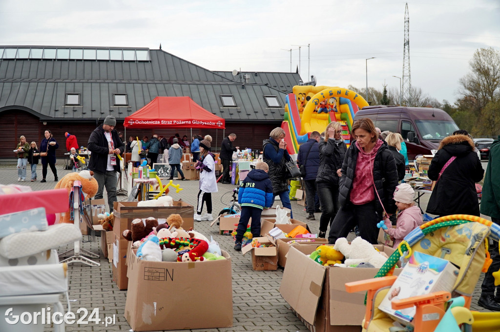 Charytatywny Pchli Targ dla Wiktorii Wróbel (4.11)