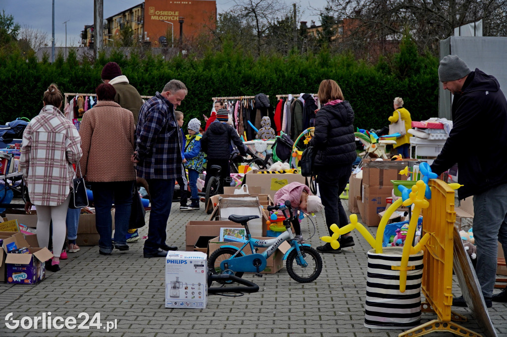 Charytatywny Pchli Targ dla Wiktorii Wróbel (4.11)