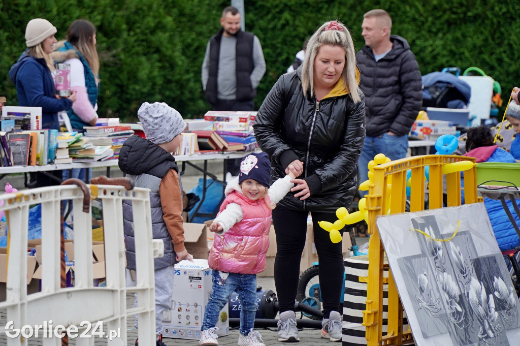 Charytatywny Pchli Targ dla Wiktorii Wróbel (4.11)