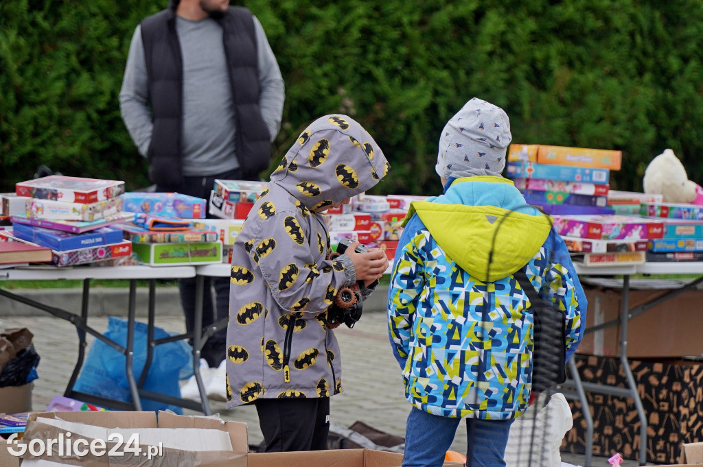 Charytatywny Pchli Targ dla Wiktorii Wróbel (4.11)