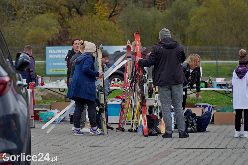 Charytatywny Pchli Targ dla Wiktorii Wróbel (4.11)