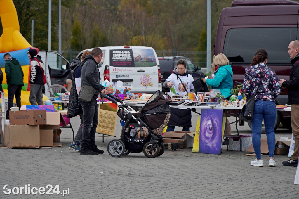 Charytatywny Pchli Targ dla Wiktorii Wróbel (4.11)