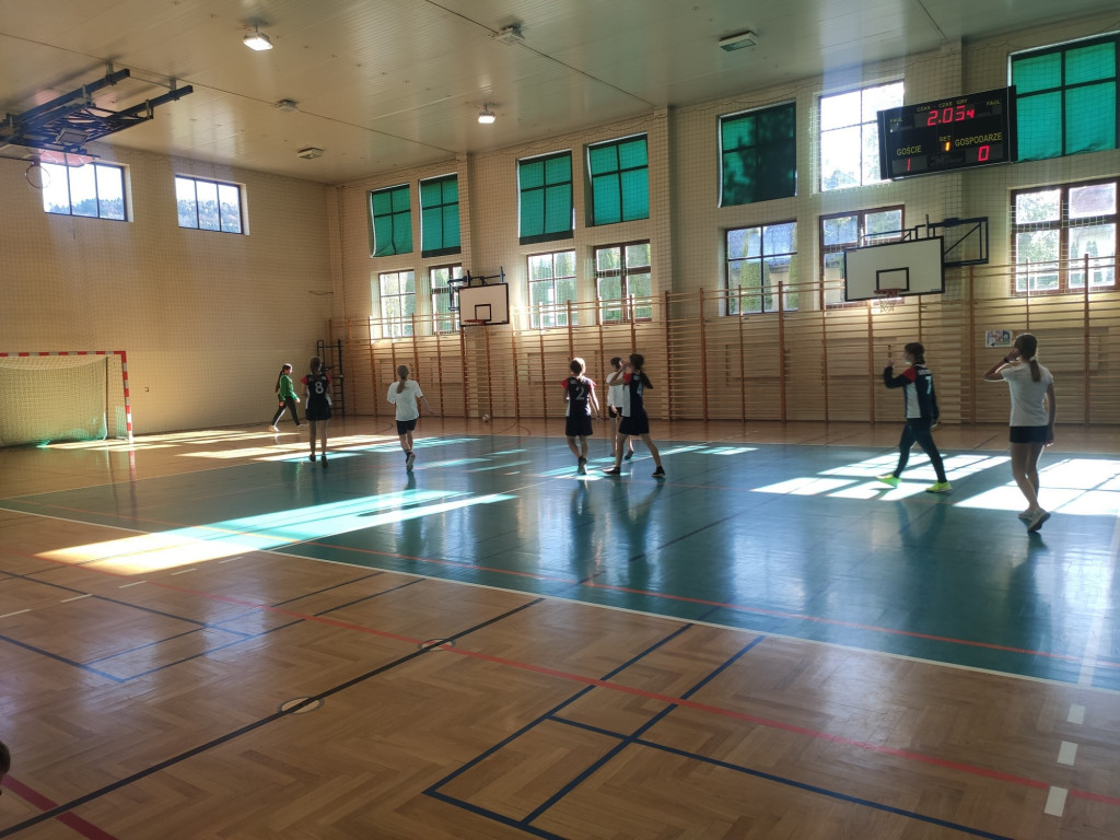 Turniej halowej piłki nożnej w Ropie 6.11
