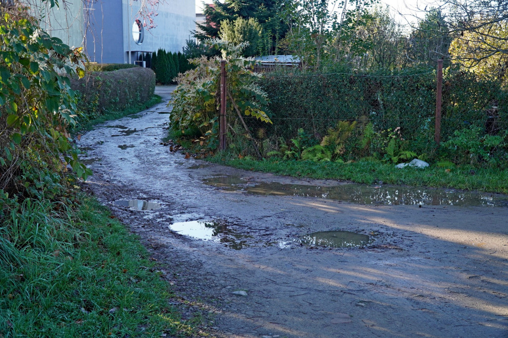 Przejście na wały nad rzeką Ropą