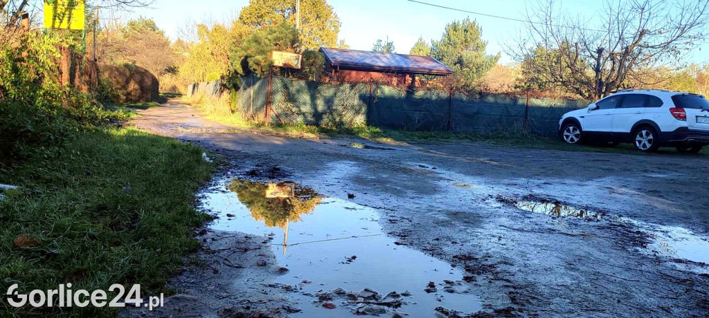 Przejście na wały nad rzeką Ropą