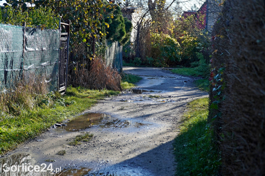 Przejście na wały nad rzeką Ropą