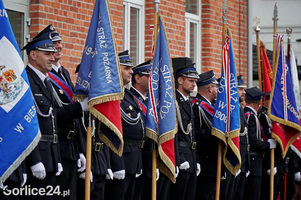 Uroczyste świętowanie Niepodległości w Łużnej 11.11