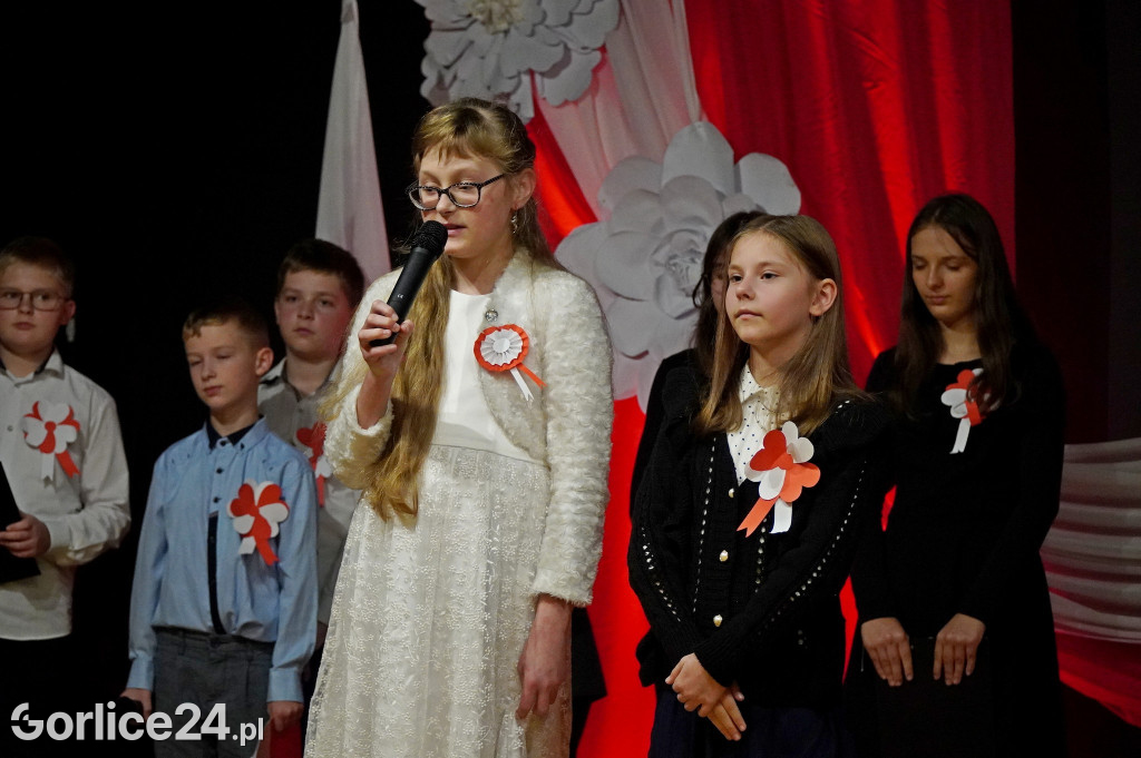Święto Niepodległości w Gminnym Ośrodku Kultury w Sękowej