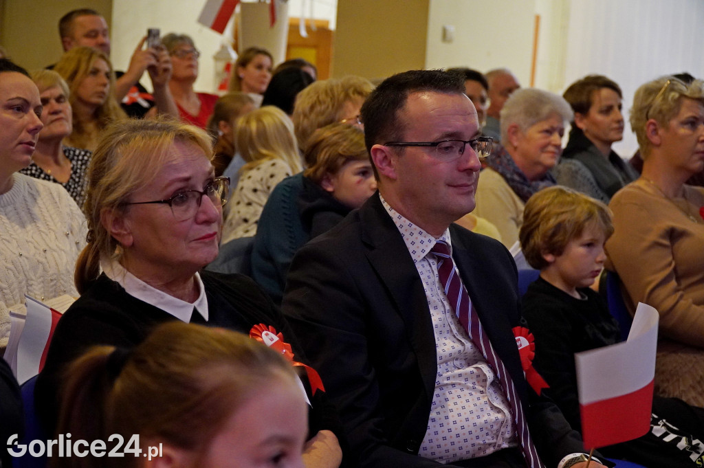 Święto Niepodległości w Gminnym Ośrodku Kultury w Sękowej