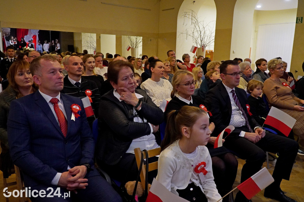 Święto Niepodległości w Gminnym Ośrodku Kultury w Sękowej