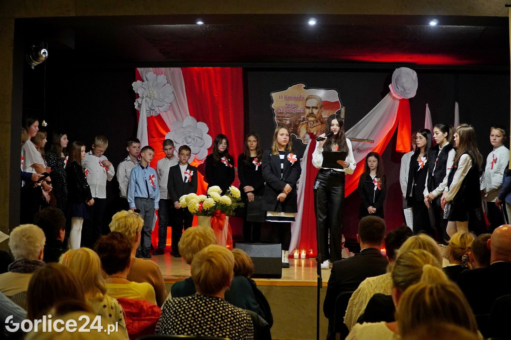 Święto Niepodległości w Gminnym Ośrodku Kultury w Sękowej