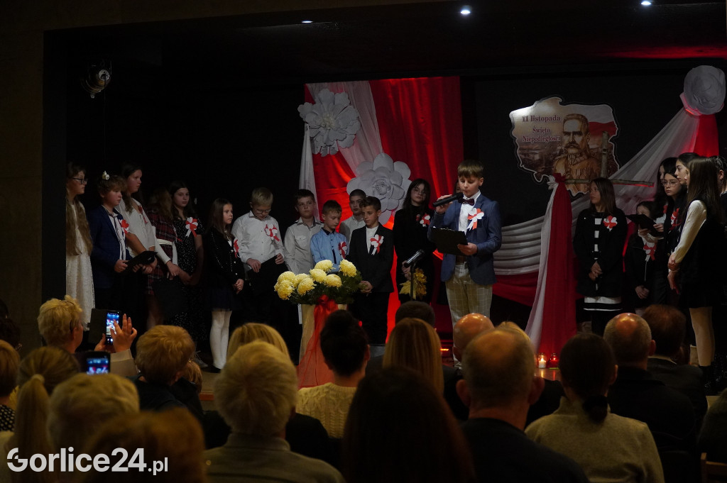 Święto Niepodległości w Gminnym Ośrodku Kultury w Sękowej
