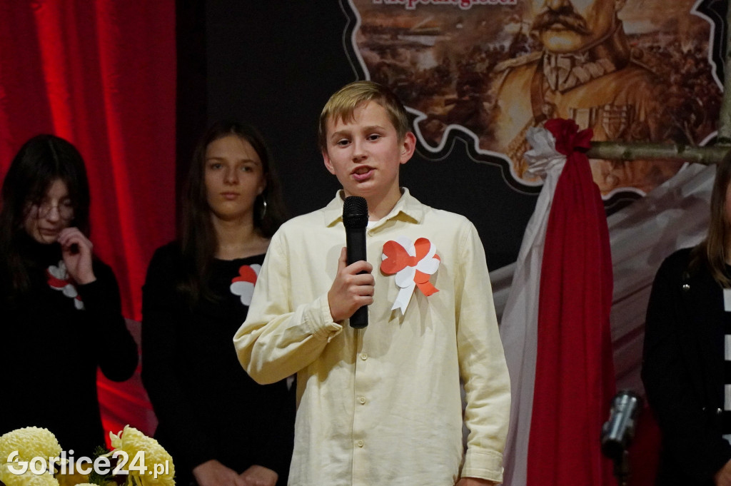Święto Niepodległości w Gminnym Ośrodku Kultury w Sękowej