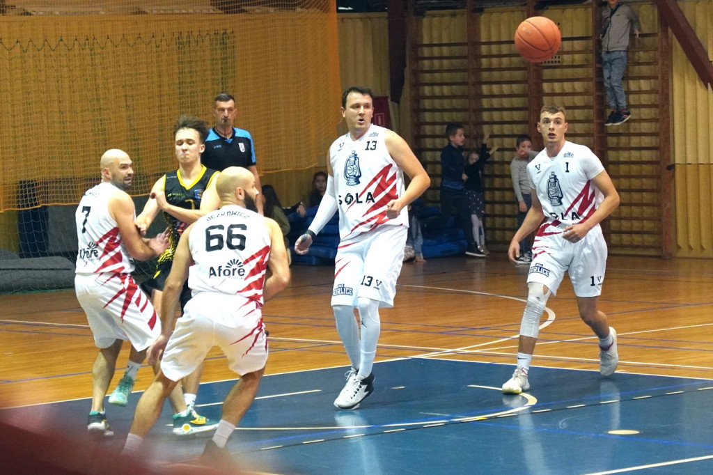 Koszykówka: MKS Gorlice vs. UKS Regis Wieliczka (12.11.)