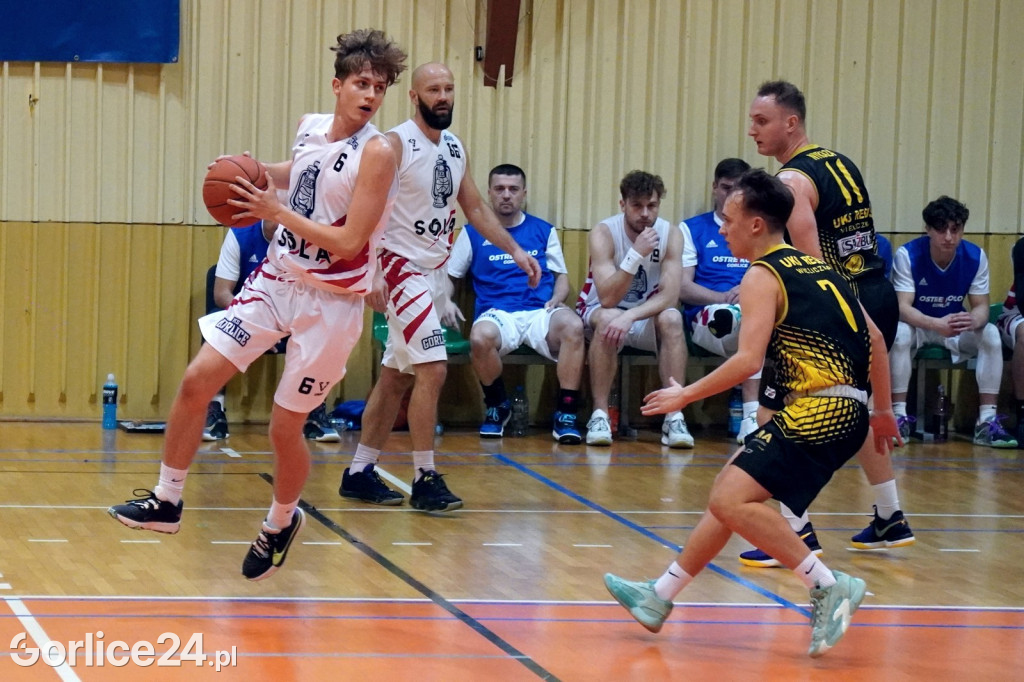 Koszykówka: MKS Gorlice vs. UKS Regis Wieliczka (12.11.)