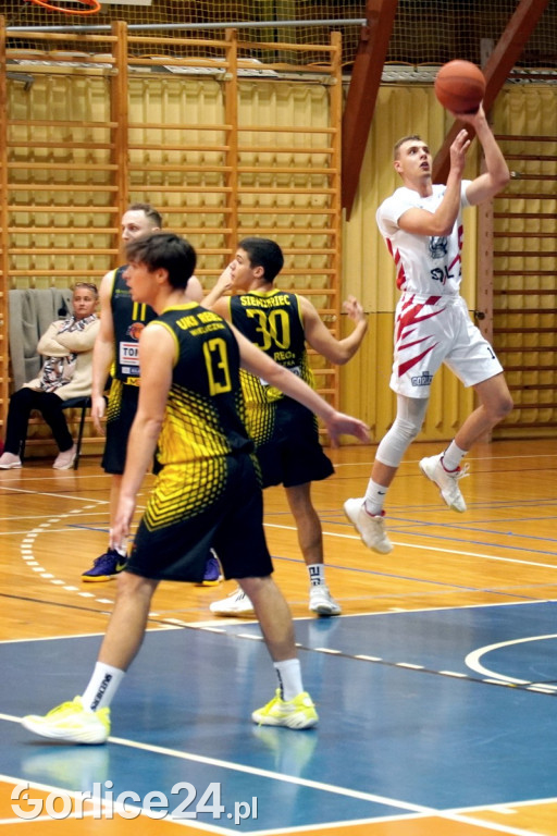 Koszykówka: MKS Gorlice vs. UKS Regis Wieliczka (12.11.)