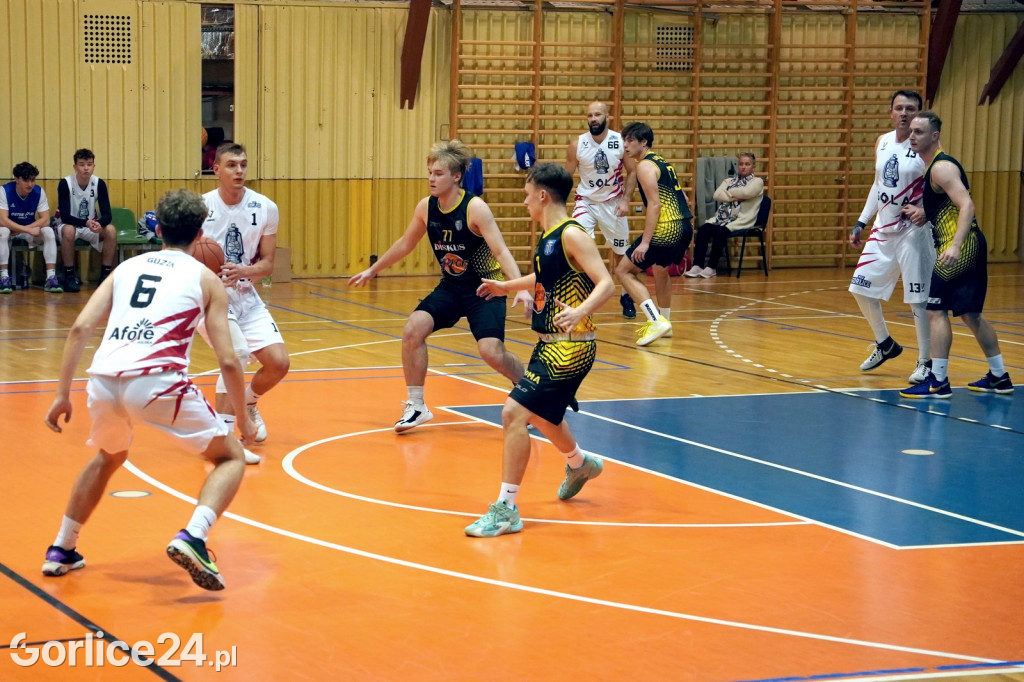 Koszykówka: MKS Gorlice vs. UKS Regis Wieliczka (12.11.)