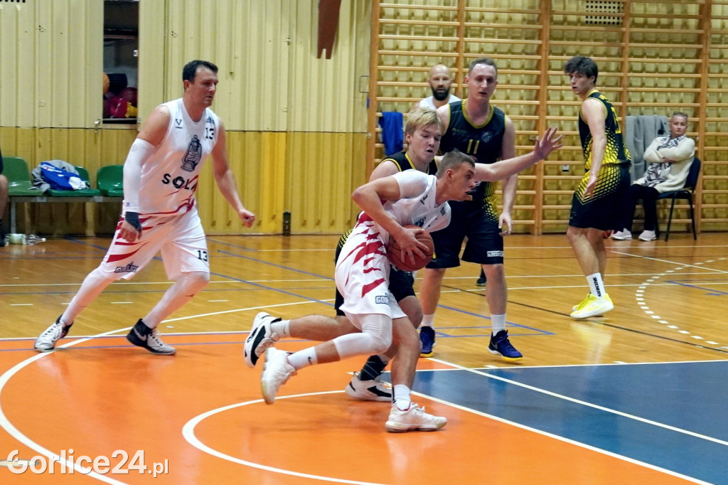 Koszykówka: MKS Gorlice vs. UKS Regis Wieliczka (12.11.)
