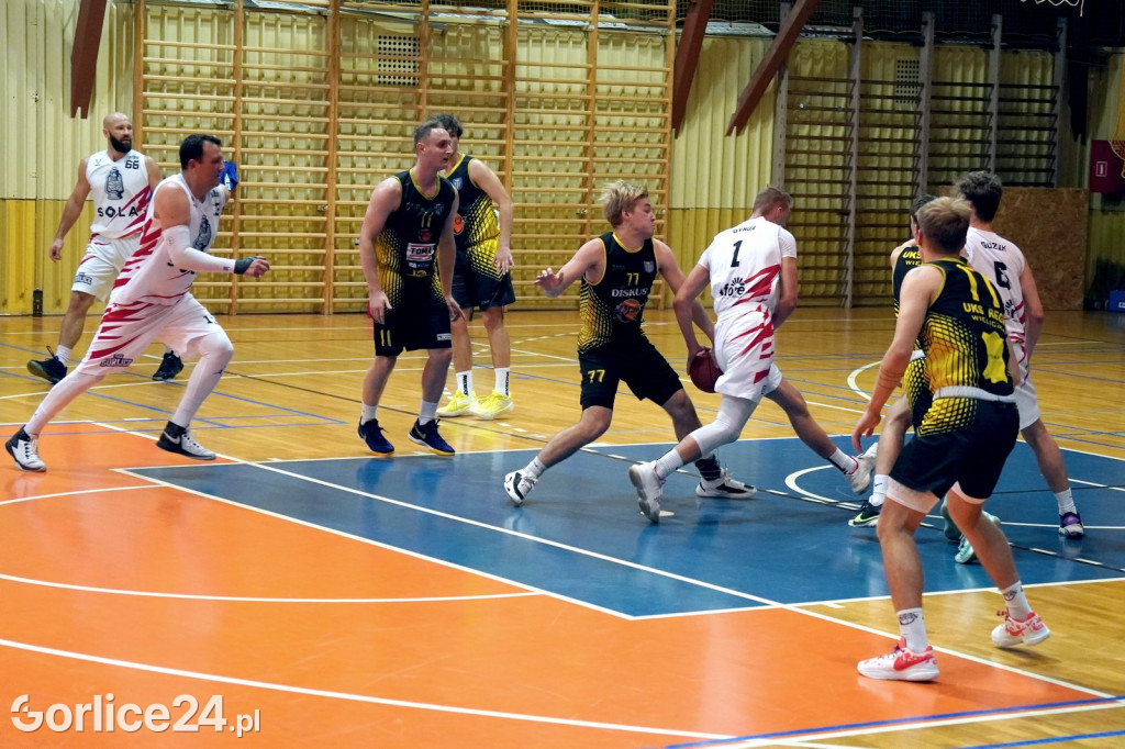 Koszykówka: MKS Gorlice vs. UKS Regis Wieliczka (12.11.)