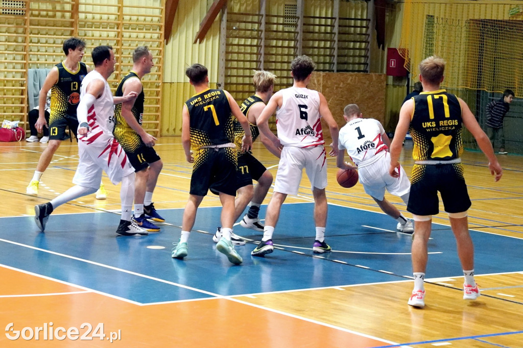Koszykówka: MKS Gorlice vs. UKS Regis Wieliczka (12.11.)