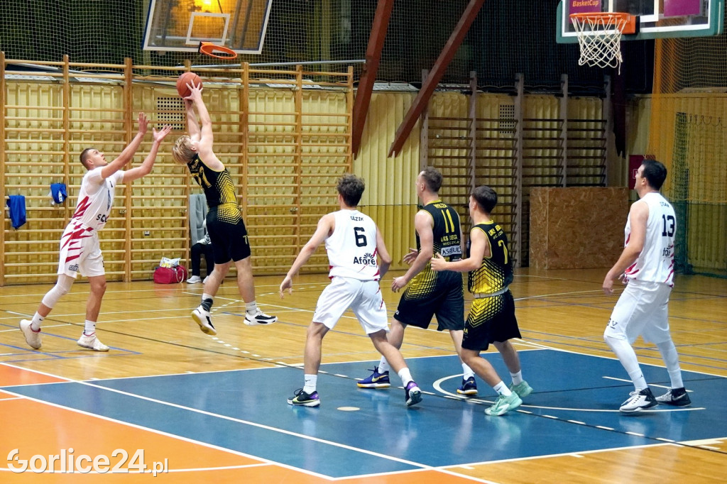 Koszykówka: MKS Gorlice vs. UKS Regis Wieliczka (12.11.)