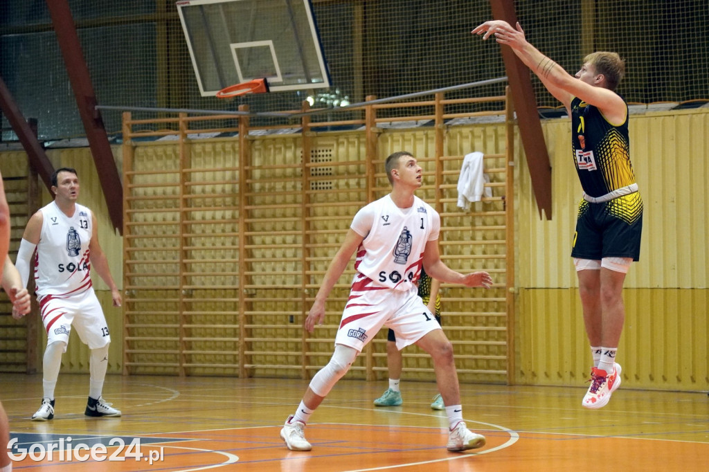 Koszykówka: MKS Gorlice vs. UKS Regis Wieliczka (12.11.)