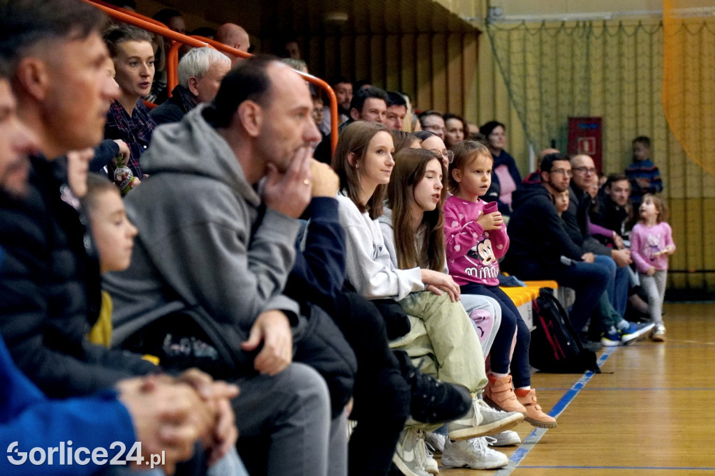 Koszykówka: MKS Gorlice vs. UKS Regis Wieliczka (12.11.)
