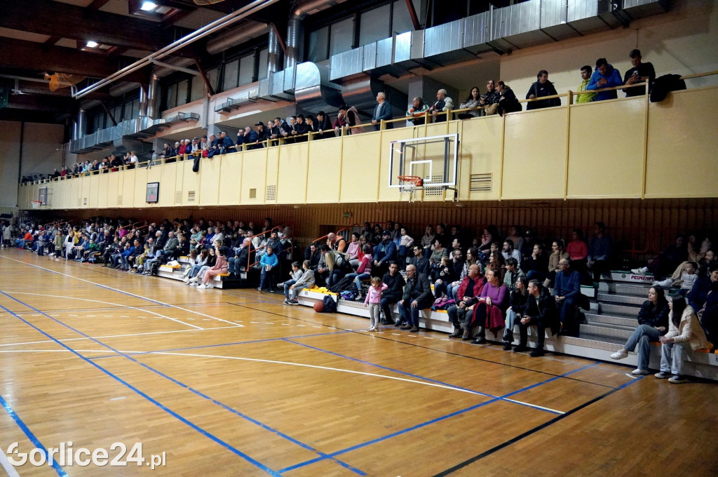Koszykówka: MKS Gorlice vs. UKS Regis Wieliczka (12.11.)