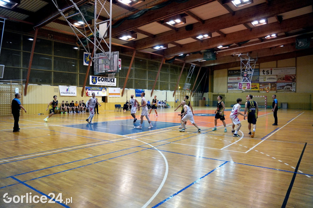 Koszykówka: MKS Gorlice vs. UKS Regis Wieliczka (12.11.)