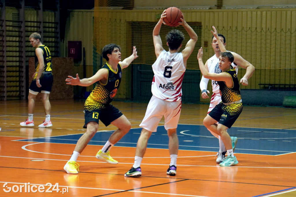 Koszykówka: MKS Gorlice vs. UKS Regis Wieliczka (12.11.)