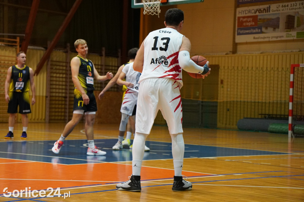 Koszykówka: MKS Gorlice vs. UKS Regis Wieliczka (12.11.)