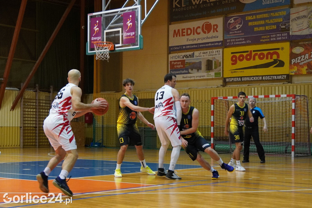 Koszykówka: MKS Gorlice vs. UKS Regis Wieliczka (12.11.)