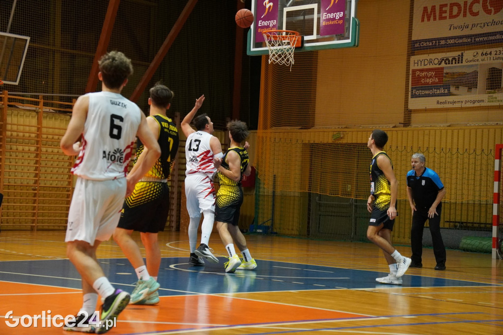 Koszykówka: MKS Gorlice vs. UKS Regis Wieliczka (12.11.)